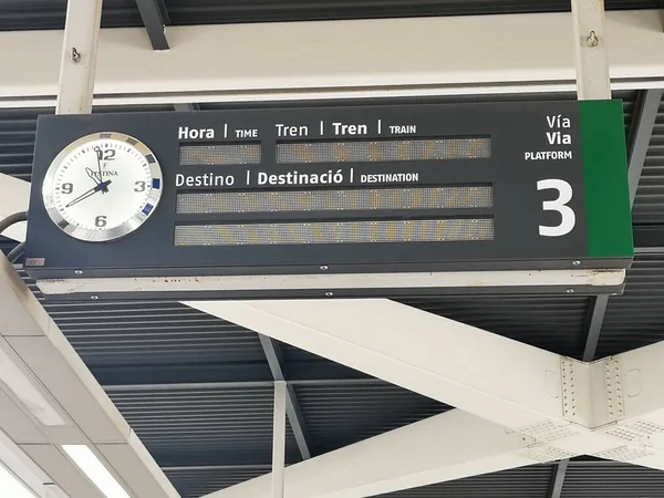 Train Station Watch Platform Indicator — Φωτογραφία Αρχείου