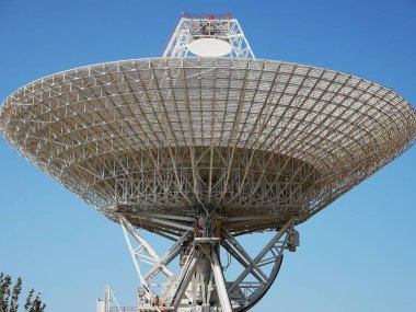 Radio antenna for space investigation