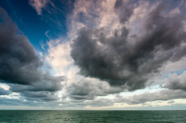 Stormy sunrise on the sea — Stock Photo, Image