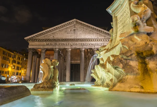 Beautiful Fountain on Piazza della Rotonda near with Pantheon.Night View 1. — Stock Photo, Image