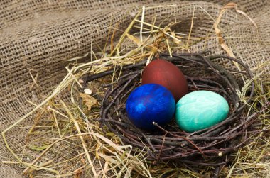 Örgü şapka beyaz arkaplanda izole 