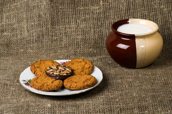 Cookies on a wooden background as a background — Stock Photo, Image