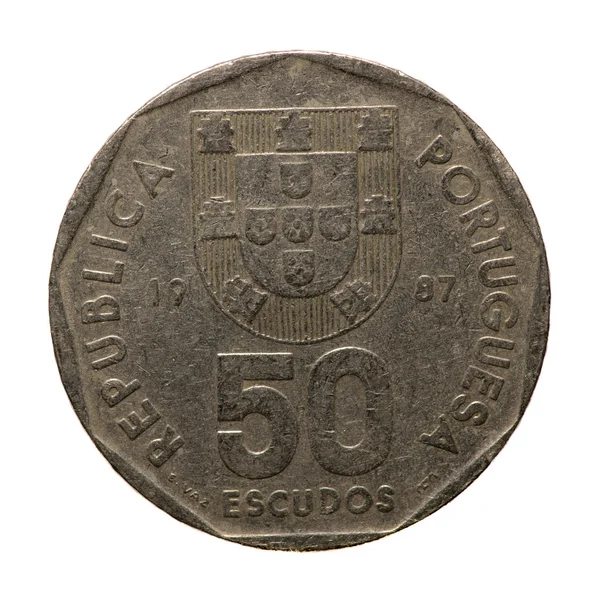 Monedas de metal cincuenta escudos Portugal aislado sobre fondo blanco —  Fotos de Stock