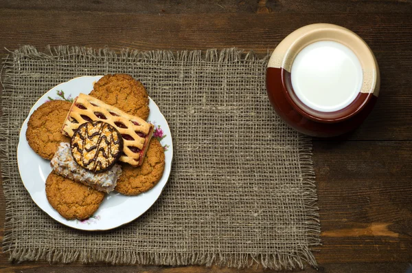 Cookies on a wooden background as a background — Stock Photo, Image