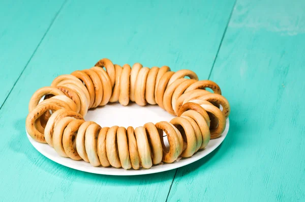 Bagels auf einem Holztisch. — Stockfoto