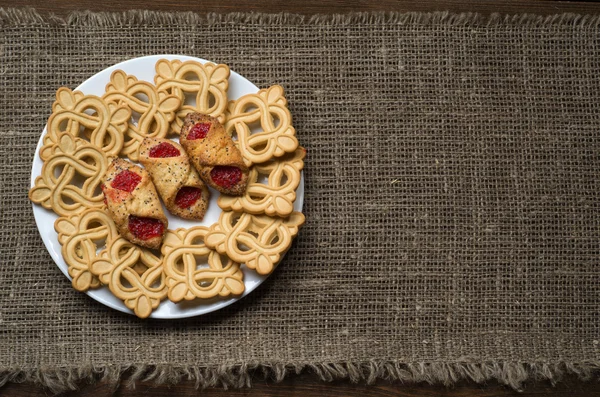 Çerezler dokulu bir arka plan üzerinde. Rustik tarzı