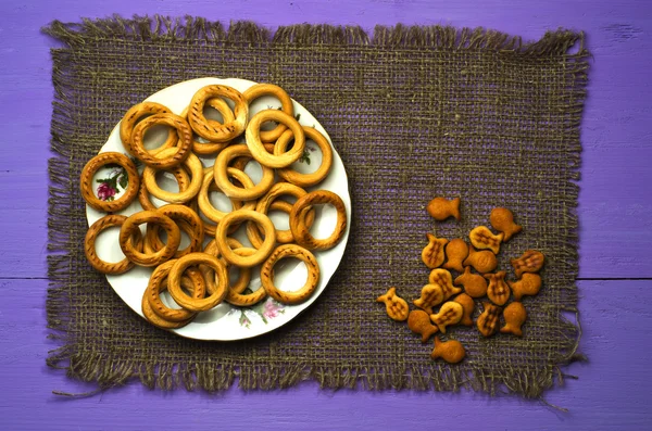 Bagels auf einem Holztisch. — Stockfoto