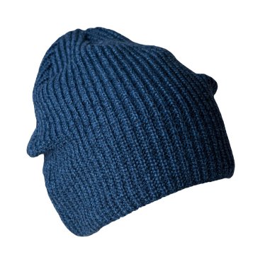 Örgü mavi şapka, beyaz bir arka planda izole edilmiş. Sıradan bir tarz için moda şapka aksesuarı.