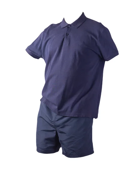 男子运动深蓝色短裤和深蓝色马球衫 领子扣子扣在白色背景上 运动服装舒适 — 图库照片