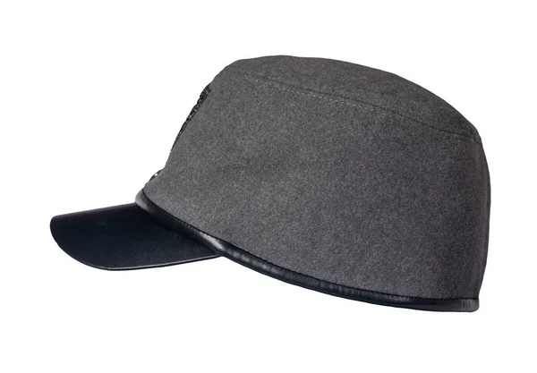 Beyaz Arka Planda Siyah Vizörlü Taklit Deri Şapkalı Gri Bir — Stok fotoğraf