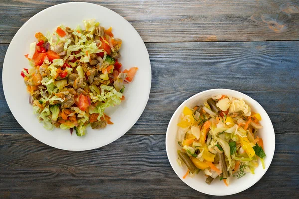 Salada Com Estômagos Frango Com Verduras Cenouras Cebolas Pimentas Repolho — Fotografia de Stock