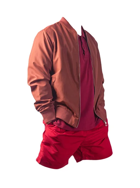 Męska Ciemnoczerwona Kurtka Bombowa Burgundowa Koszulka Polo Czarne Spodenki Sportowe — Zdjęcie stockowe
