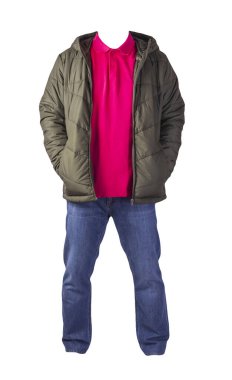 Fermuarlı yeşil ceket, kırmızı gömlek ve beyaz arka planda izole edilmiş mavi kot pantolon. Sıradan moda kıyafetleri.