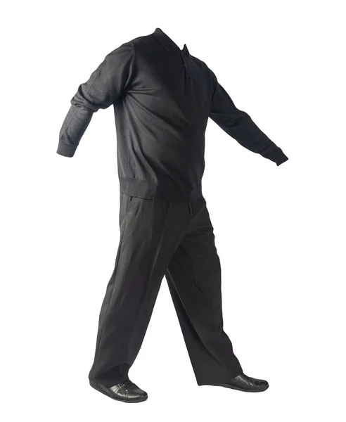 Svart Tröja För Män Svarta Byxor Och Svarta Läderskor Isolerade — Stockfoto