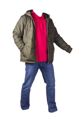 Fermuarlı yeşil ceket, kırmızı gömlek ve beyaz arka planda izole edilmiş mavi kot pantolon. Sıradan moda kıyafetleri.