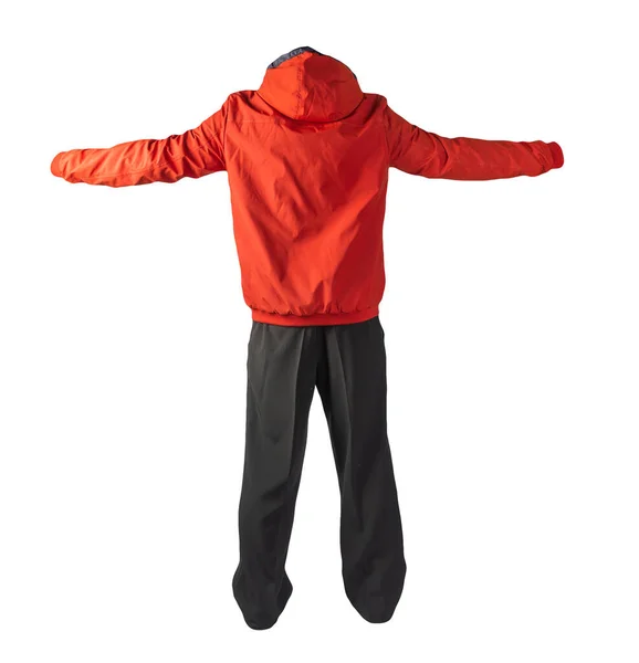 Rote Jacke Mit Kapuze Schwarze Hose Und Schwarze Lederschuhe Auf — Stockfoto