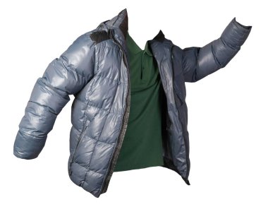 Erkekler koyu yeşil tişörtü ve mavi ceketi beyaz arka planda izole edilmiş.