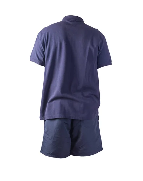 男子运动的深蓝色短裤和深蓝色衬衫 领子扣子扣在白色背景上 舒适的运动服 — 图库照片