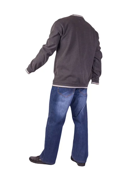 Niebieskie Dżinsy Szary Biały Sweter Czarne Skórzane Buty Odizolowane Białym — Zdjęcie stockowe