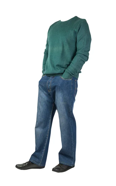 Donkerblauwe Jeans Zwarte Leren Schoenen Groene Trui Geïsoleerd Witte Achtergrond — Stockfoto