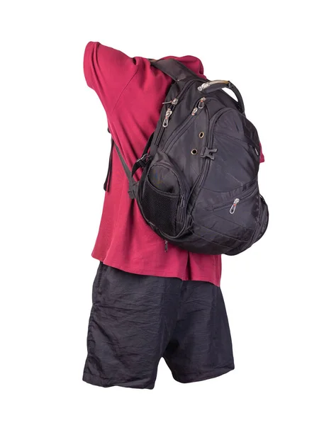 Schwarzer Rucksack Schwarze Sporthose Dunkelrotes Hemd Mit Kragen Und Knöpfen — Stockfoto