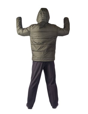 Kapüşonlu erkek hakki ceketi, siyah pantolon ve beyaz arka planda izole edilmiş siyah deri ayakkabılar. Erkek sonbahar kıyafetleri.