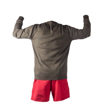 Mens hakki, beyaz arka planda izole edilmiş bombacı ceketi ve kırmızı spor şortu ördü. modaya uygun günlük kıyafetler.