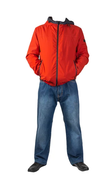 Dunkelblaue Jeans Schwarze Lederschuhe Rote Jacke Mit Kapuze Auf Weißem — Stockfoto
