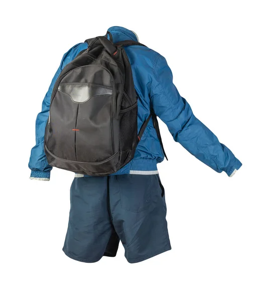 Schwarzer Rucksack Dunkelblaue Shorts Blaue Windjacke Auf Weißem Hintergrund Freizeitkleidung — Stockfoto