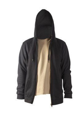 Siyah kazaklı, kapüşonlu demir fermuarlı ve beyaz arka planda bej tişörtlü. Sportif tarzda.