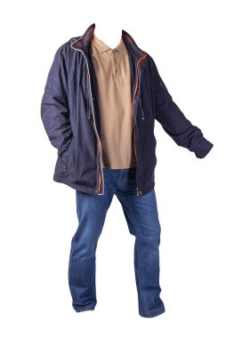 Koyu mavi ceket, bej gömlek ve beyaz arka planda izole edilmiş mavi kot pantolon. Sıradan moda kıyafetleri.