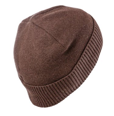 Örülmüş kahverengi şapka, beyaz bir arka planda izole edilmiş. Sıradan bir tarz için moda şapka aksesuarı.