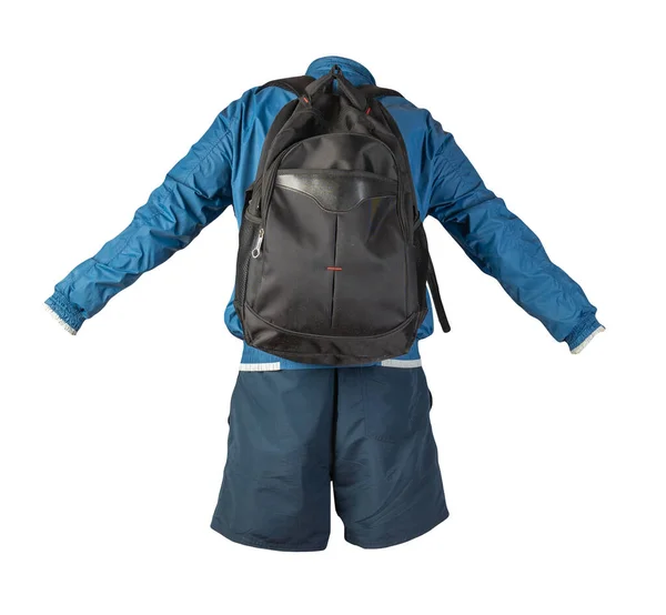 Schwarzer Rucksack Dunkelblaue Shorts Blaue Windjacke Auf Weißem Hintergrund Freizeitkleidung — Stockfoto