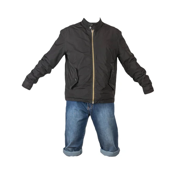 デニムダークブルーのショートパンツと白の背景に隔離されたジッパー付きブラックジャケット メンズジーンズ — ストック写真