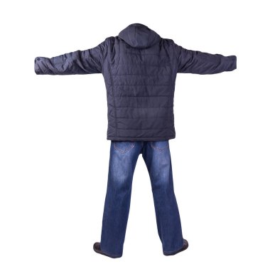 Koyu mavi kot, siyah deri ayakkabılar, koyu mavi turuncu ceket ve beyaz arka planda izole edilmiş bir kapüşon. Sıradan stil