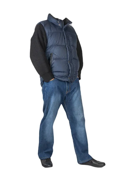 Donkerblauwe Mouwloze Jas Blauwe Jeans Trui Zwarte Leren Schoenen Geïsoleerd — Stockfoto