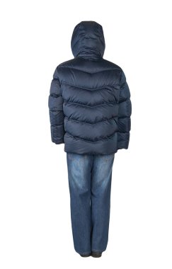 Koyu mavi kot, siyah deri ayakkabılar, koyu mavi ceket ve beyaz arka planda izole edilmiş bir kapüşon. Sıradan stil