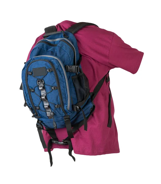 Dunkelblauer Rucksack Mit Weinrotem Shirt Auf Weißem Hintergrund — Stockfoto