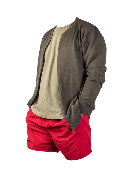 Mężczyźni Ciemnozielone Dzianiny Bomber Kurtka Oliwkowy Shirt Czerwone Spodenki Sportowe — Zdjęcie stockowe