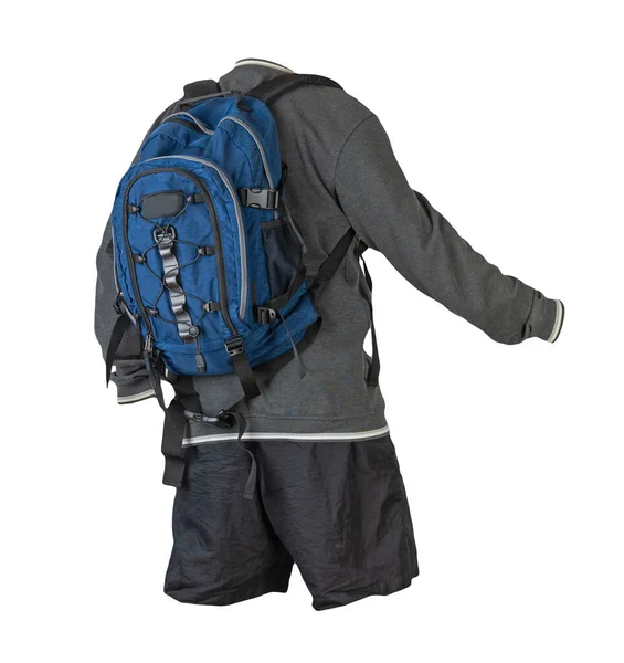 Jeansblauer Rucksack Dunkelgraues Sweatshirt Mit Kapuze Schwarze Shorts Auf Weißem — Stockfoto