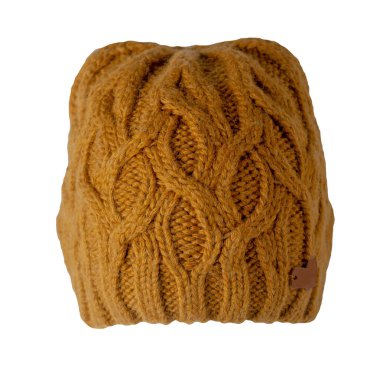 Kadınların koyu sarı şapkalı kaba örgü örüşü beyaz arka planda izole edilmiş. Sıcak kış aksesuarı