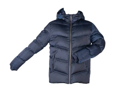 Beyaz arka planda koyu mavi kapüşonlu erkek ceketi. Her gün için şık kıyafetler.