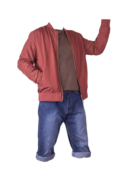 白色背景隔离的拉链上的牛仔蓝短裤 棕色毛衣和红色轰炸机夹克 — 图库照片