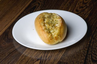 lezzetli, tatlı pasta ahşap bir masa üzerinde  