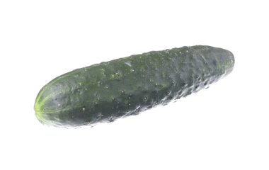 Beyaz bir arka plan üzerinde izole ham salatalık