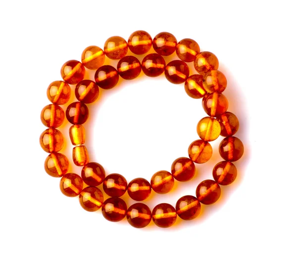  Beyaz arka plan üzerinde izole sarı boncuk 