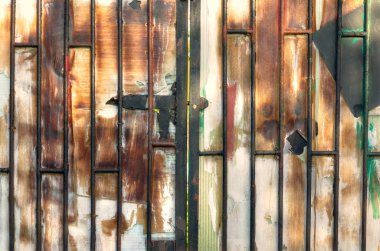 Eski metal ahşap kapı. 