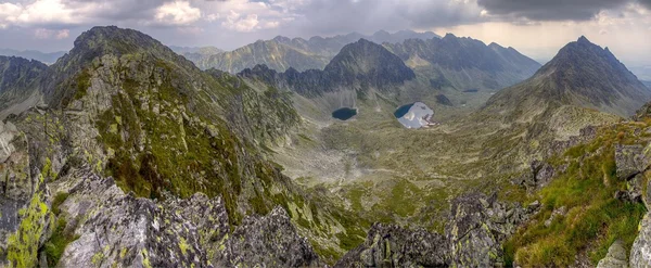 Panoráma. Nyáron hegyi táj. — Stock Fotó