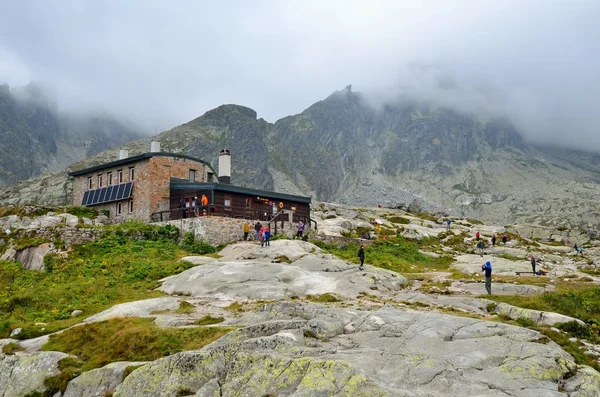 Chalet de montaña en High Tatra, Eslovaquia . Imágenes De Stock Sin Royalties Gratis