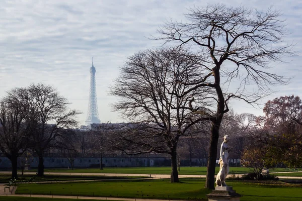 Paris 'te Jardin des Tuileries